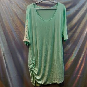 NWOT Mint Ruched Tee with Crochet Sleeves 3X